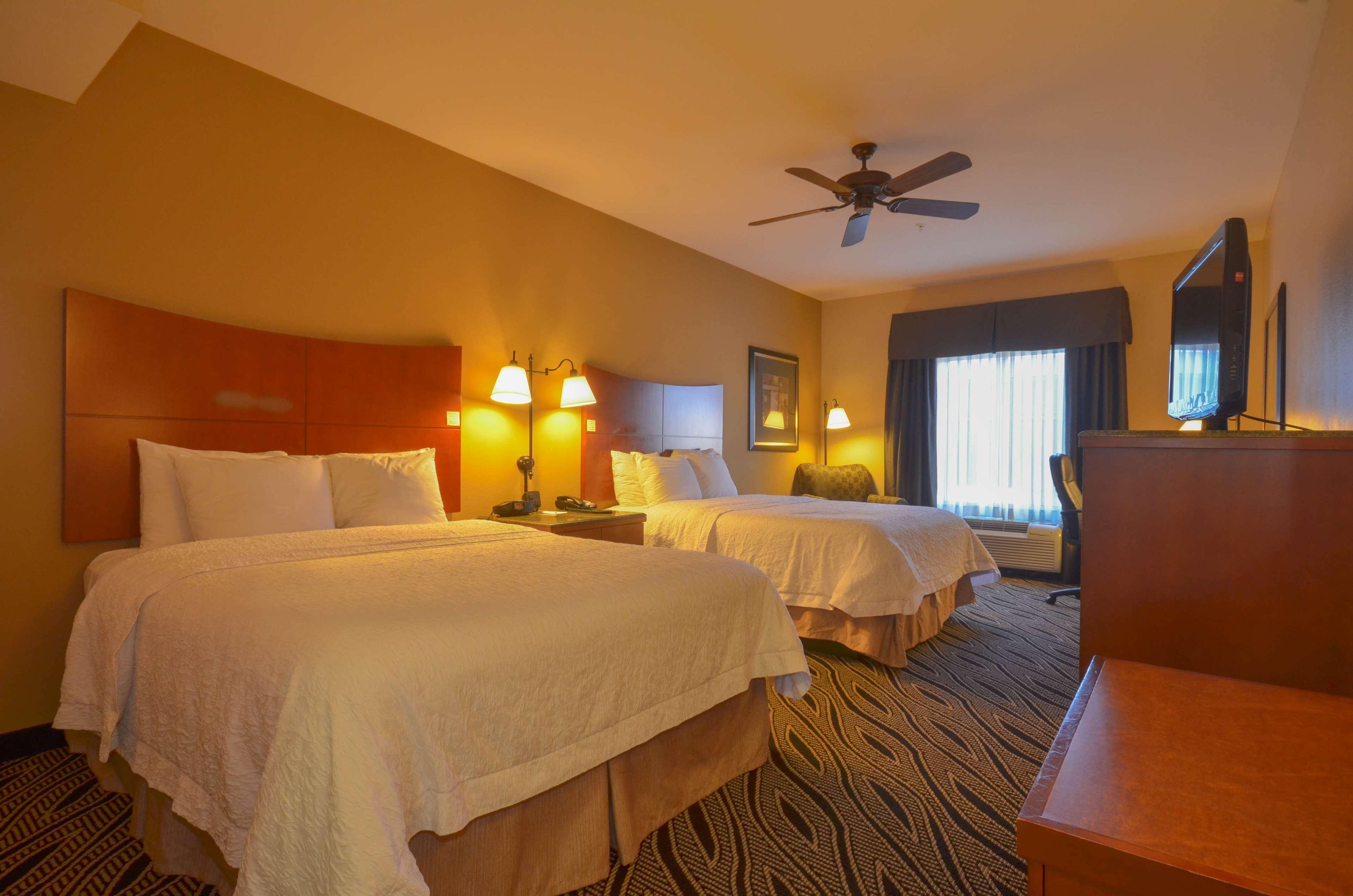 Hampton Inn בריאנט מראה חיצוני תמונה