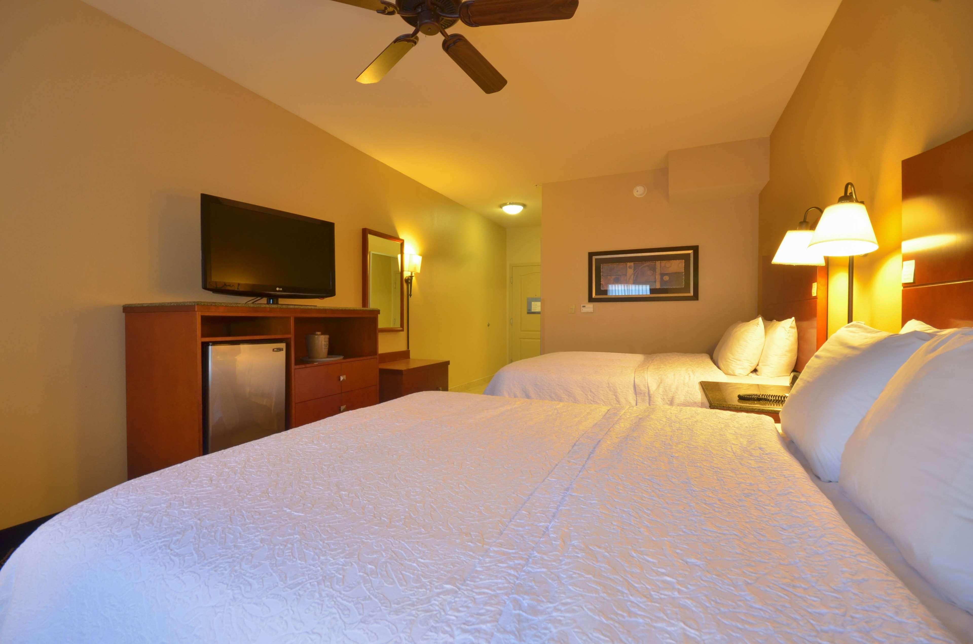 Hampton Inn בריאנט מראה חיצוני תמונה